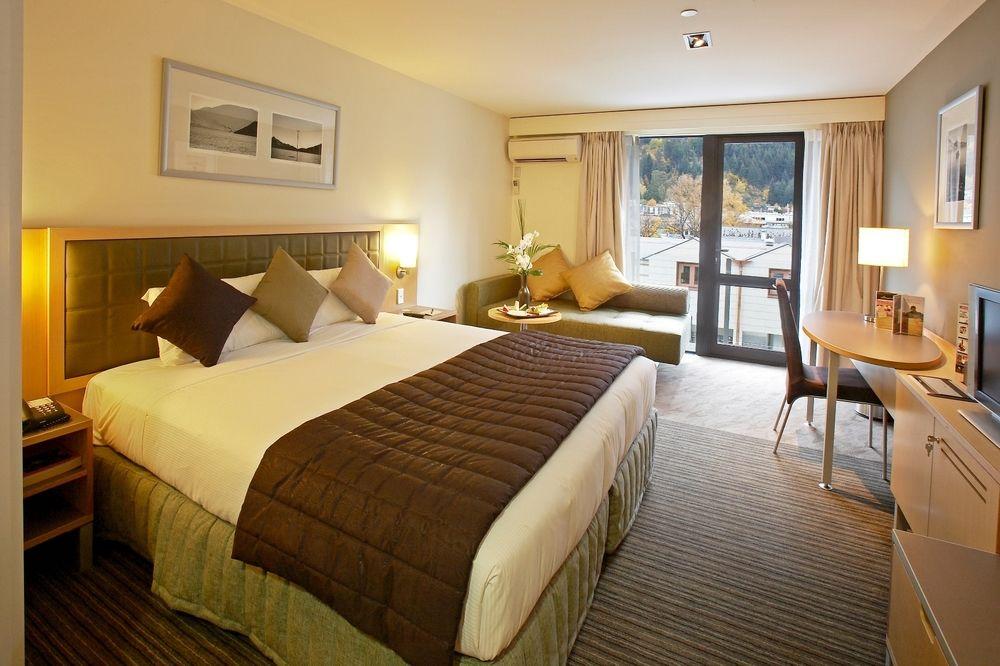 Novotel Lakeside Hotel Queenstown