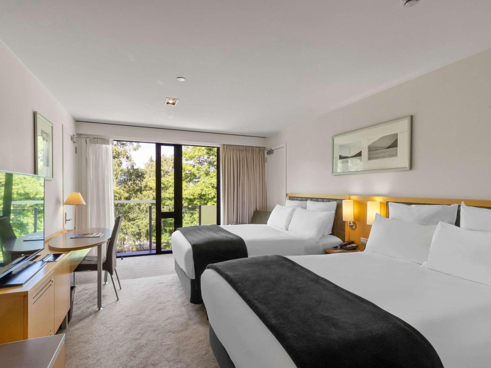 Novotel Lakeside