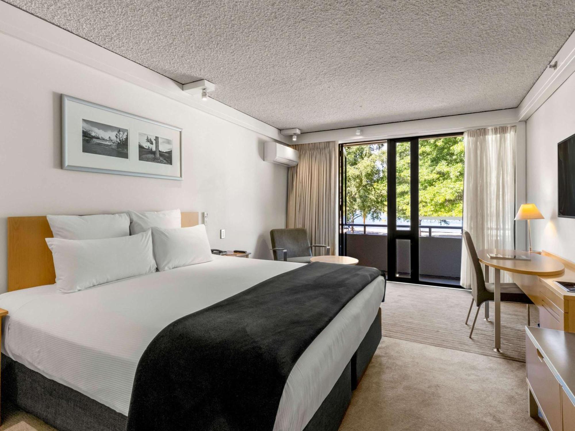 Novotel Lakeside Queenstown