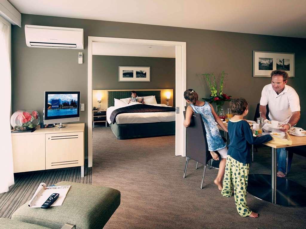Novotel Lakeside Hotel