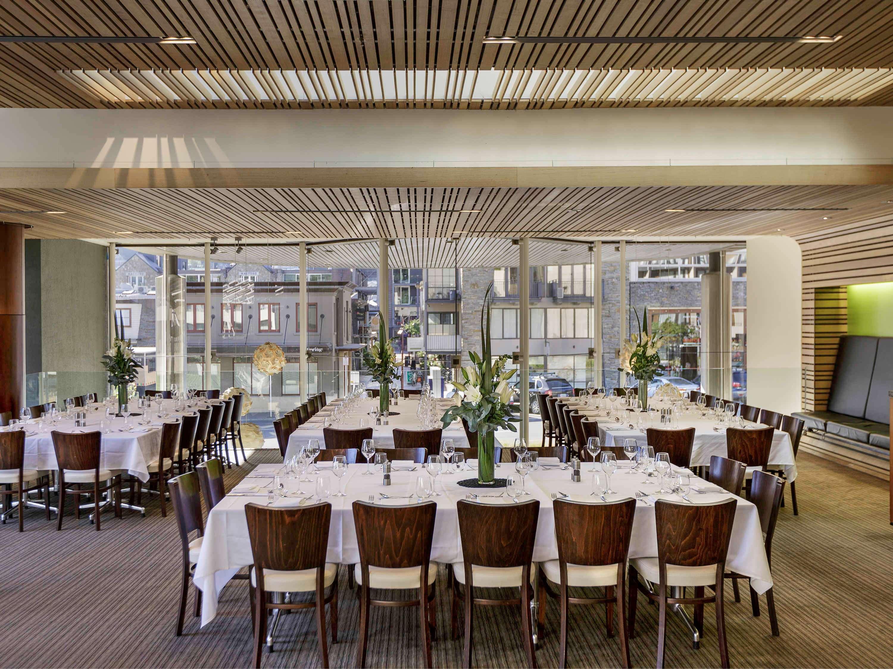 Novotel Lakeside Hotel