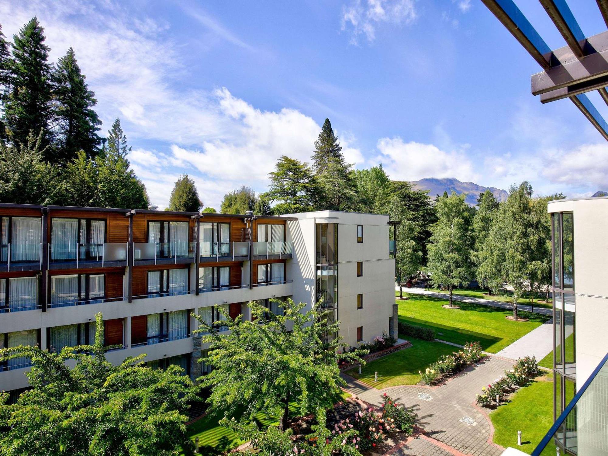 Hotel Novotel Lakeside 4*
