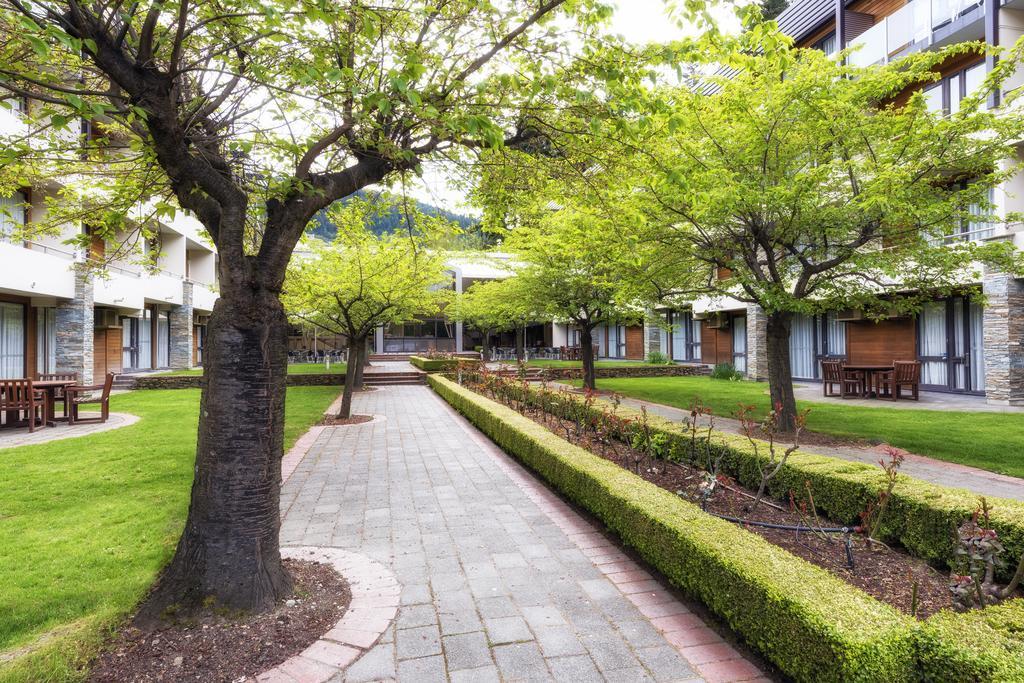 Novotel Lakeside 4*